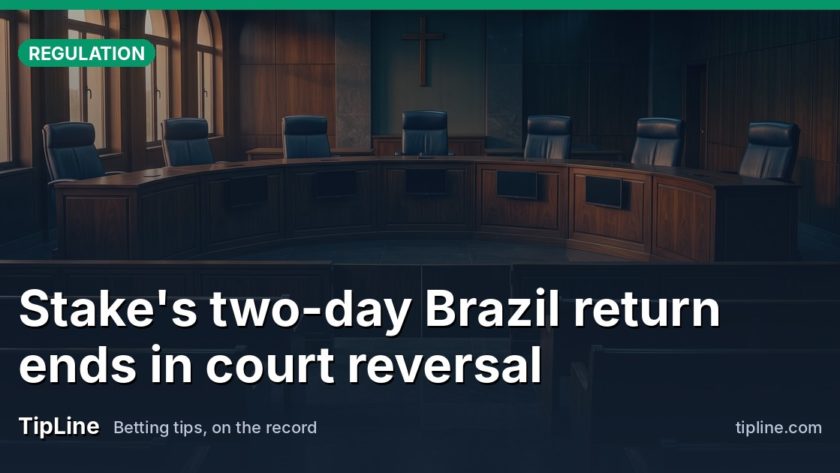 An empty courtroom bench in a federal Brazilian courthouse, lit by late afternoon light.